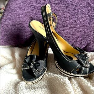 Stiletto heals, black with rinestone bow accent